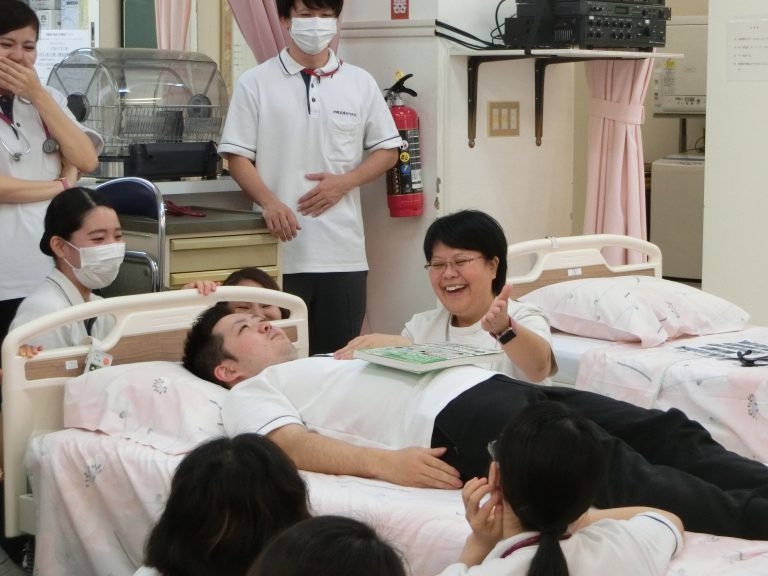 呼吸器看護演習♪ 沖縄看護専門学校 呼吸器看護演習♪ 沖縄看護専門学校